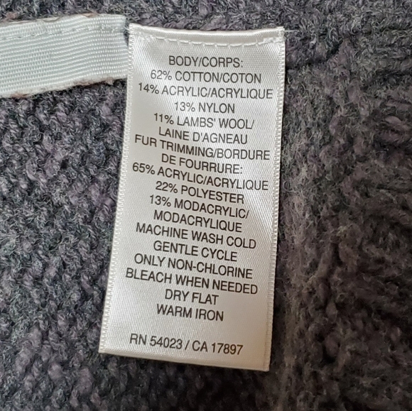 VINTAGE 90s Old Navy Lambswool Blend Knit Fur Trim Hood Cap Sleeve Sweater Vest - Picture 12 of 12